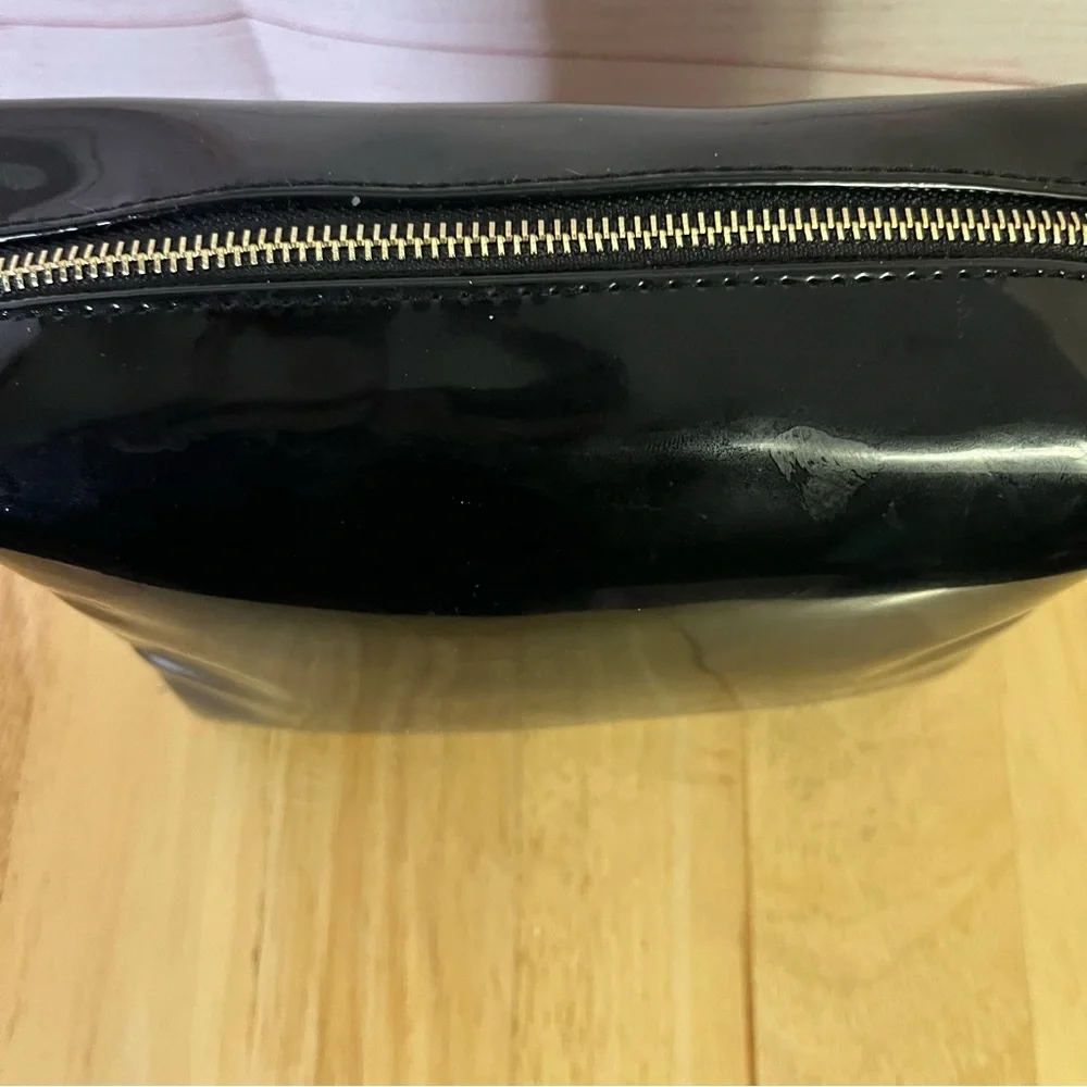 YSL Beaute‎ Patent Leather “Daring Black” Make Up Bag